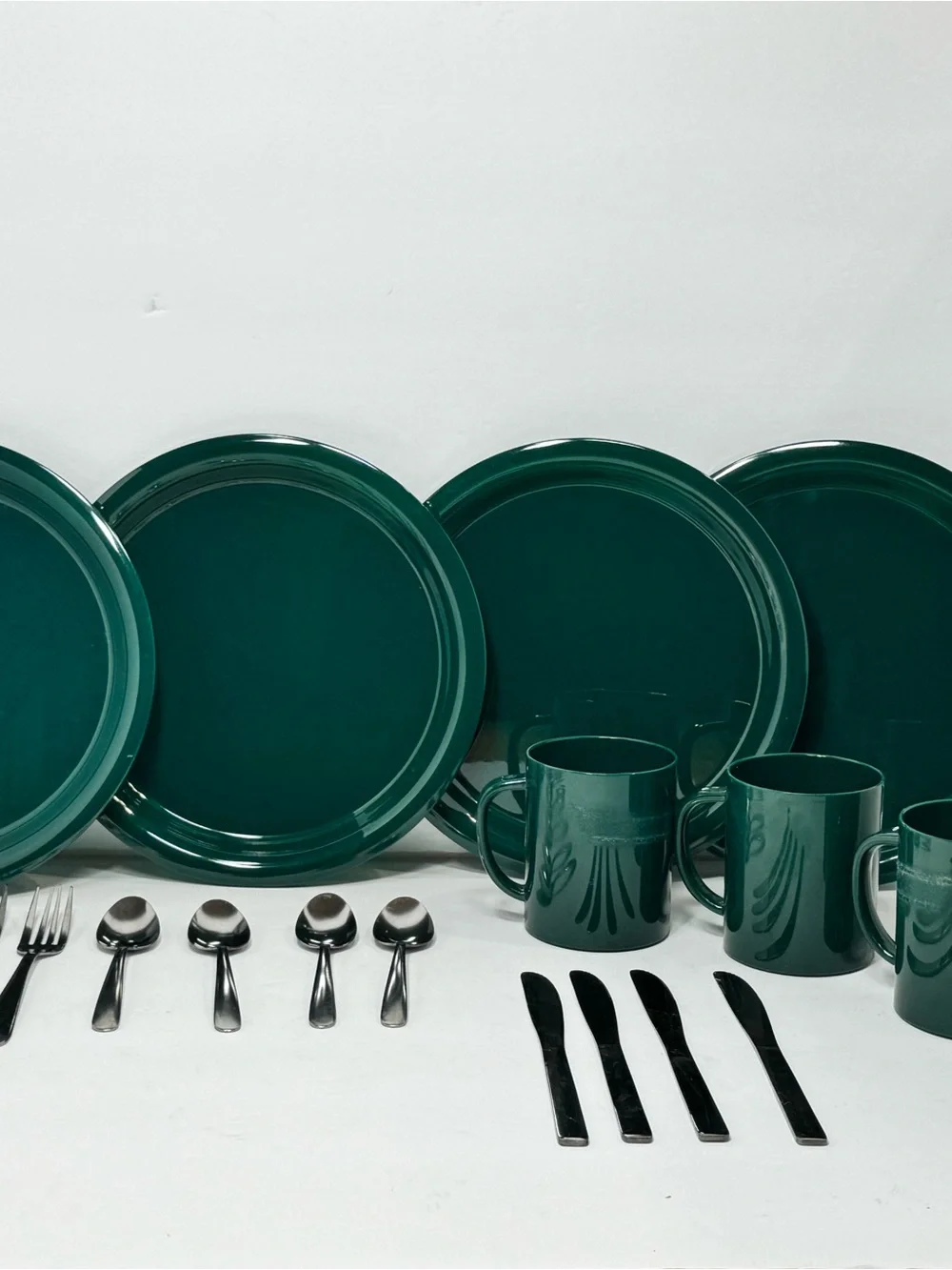 Wicker Picnic Basket Set with Green Plates and Cups,spoons,forks, knifes